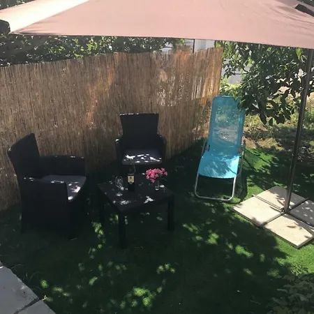 Mai 50m From The Sea Lägenhet Drage