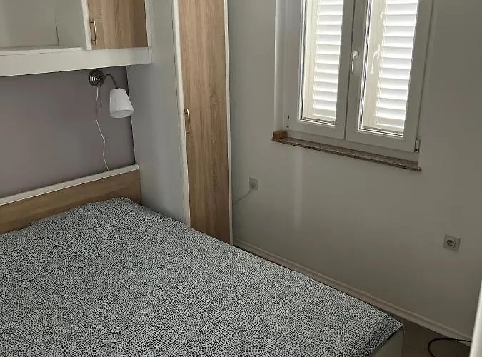 Mai 50m From The Sea