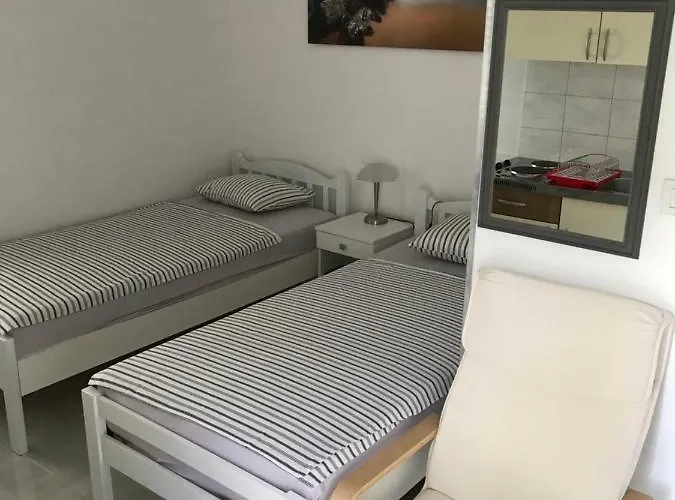 Mai 50m From The Sea