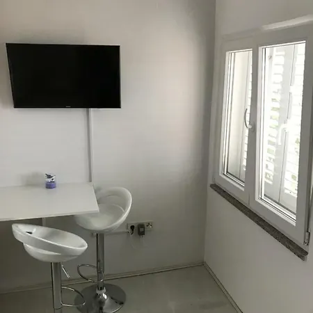 Apartment Mai 50m From The Sea Drage