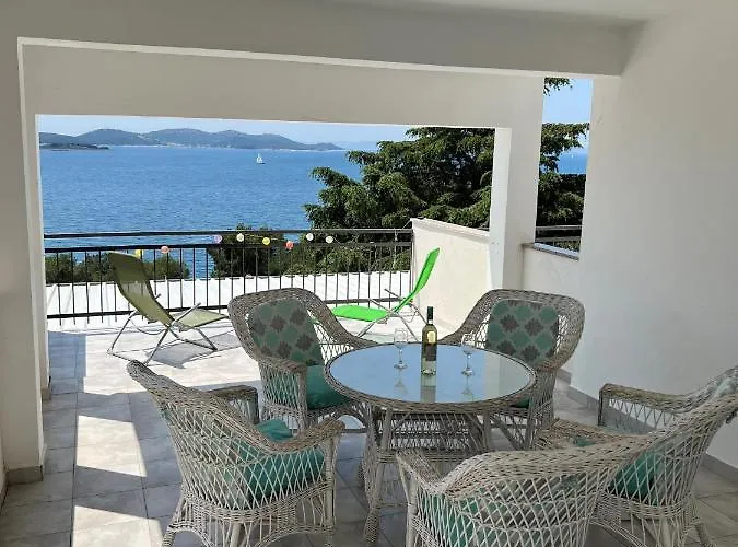 Mai 50m From The Sea Апартаменты