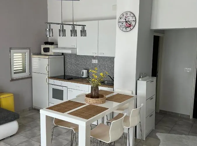 Апартаменты Mai 50m From The Sea Драге