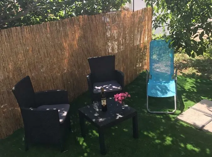 Mai 50m From The Sea Драге